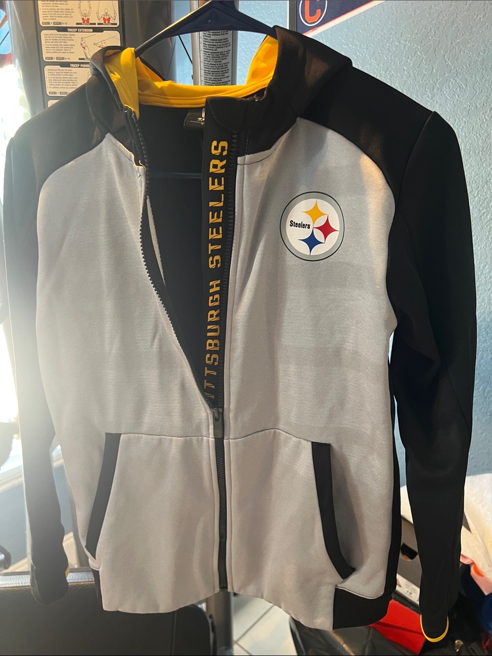 Pittsburgh Steelers Gray & Black Hooded Zip Jacket